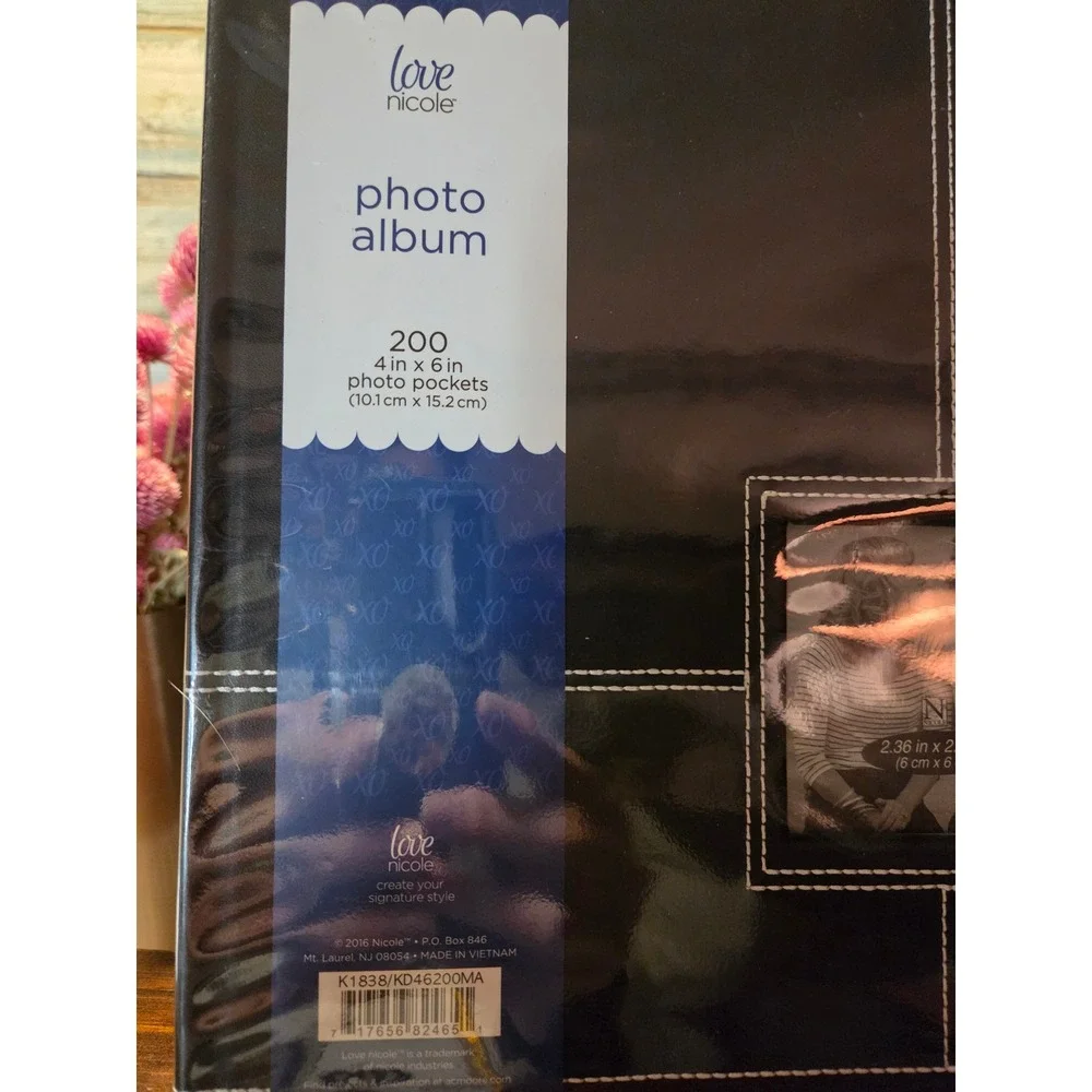 Love‎ Nicole Black Faux Leather Photo Album 200 4x6 Pocket Sleeves